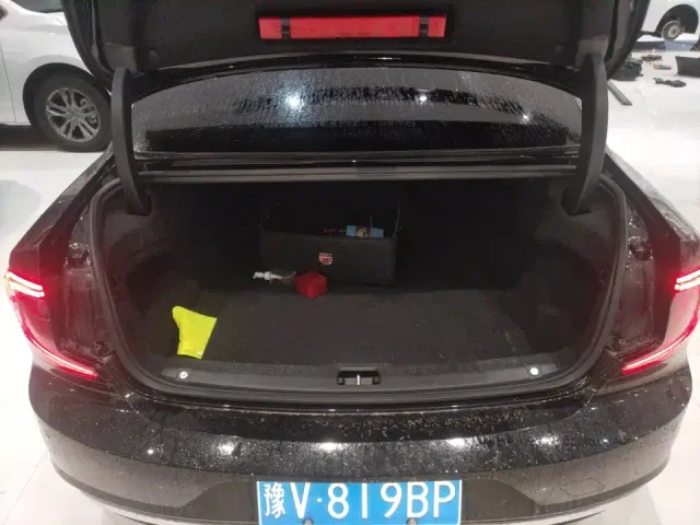 Volvo S90 — Фото автомобиля 8