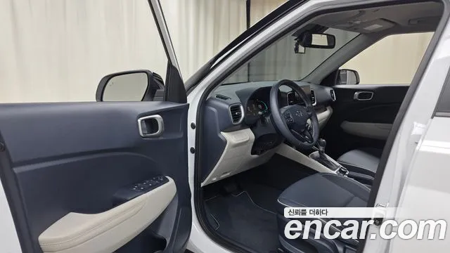 Hyundai Venue — Фото автомобиля 15