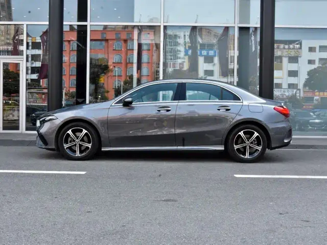 Mercedes-Benz A-Class — Фото автомобиля 3