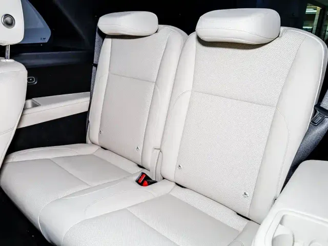 Li Auto L8 — Фото автомобиля 12