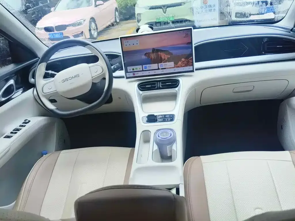 Geely Galaxy Starry Wish 2025 310km Dream Edition — Фото автомобиля 12