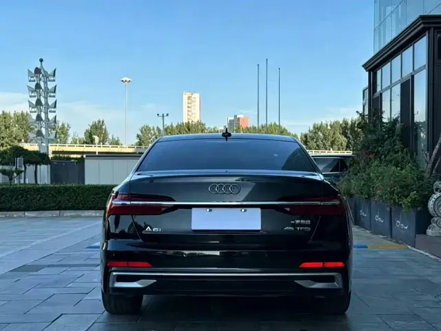Audi A6L — Фото автомобиля 8