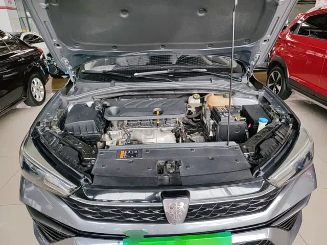 Roewe i5 — Фото автомобиля 19