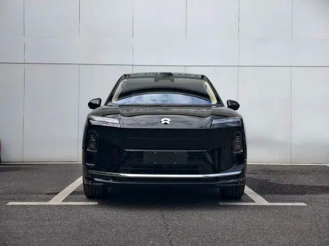 Nio ES8 — Фото автомобиля 2