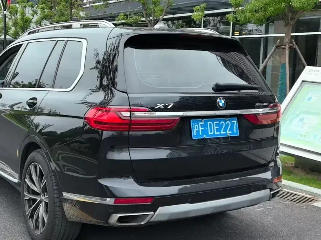 BMW X7 — Фото автомобиля 4