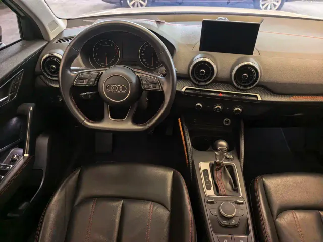 Audi Q2L — Фото автомобиля 9