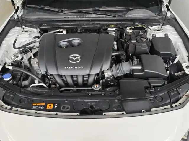 Mazda Axela — Фото автомобиля 10