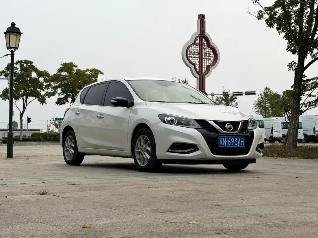 Nissan Tiida — Фото автомобиля 3