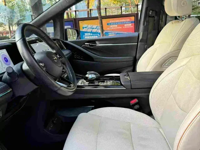 GAC Trumpchi M8 — Фото автомобиля 9