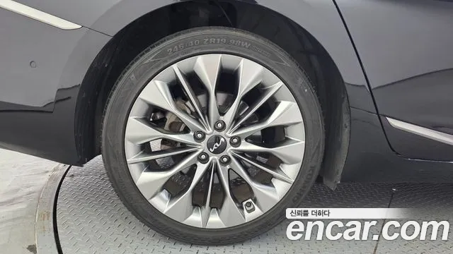 Kia K8 Signature — Фото автомобиля 4
