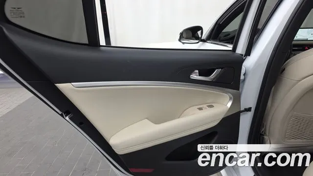 Genesis G70 — Фото автомобиля 14