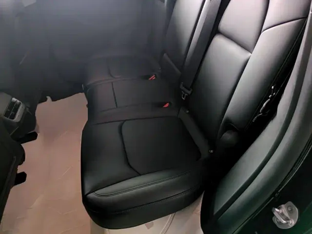 Tesla Model Y — Фото автомобиля 16