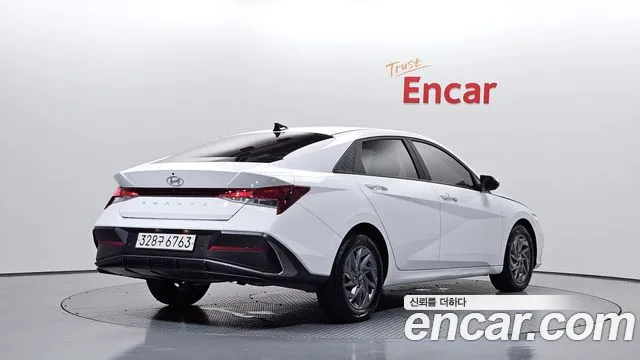 Hyundai Avante CN7 — Фото автомобиля 2