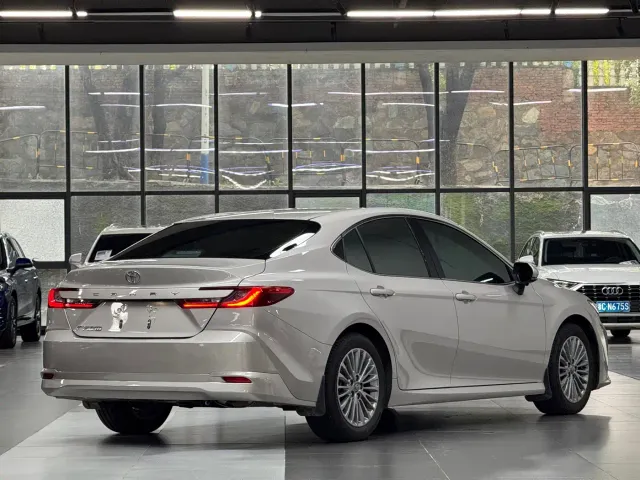 Toyota Camry — Фото автомобиля 8