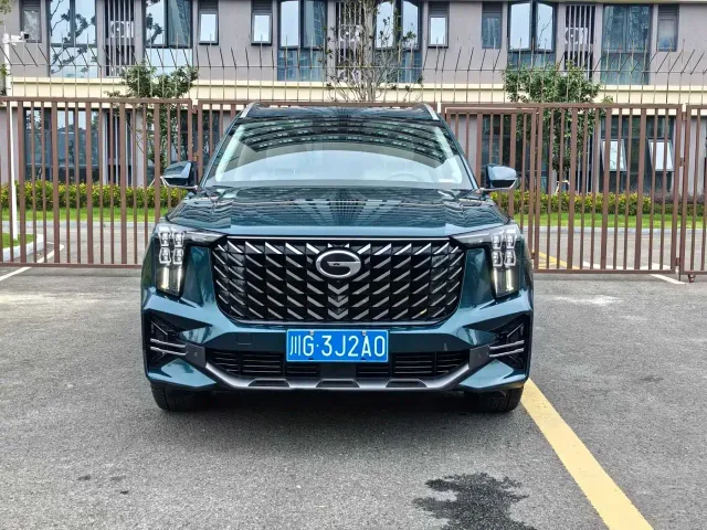 GAC Trumpchi GS8 — Фото автомобиля 2