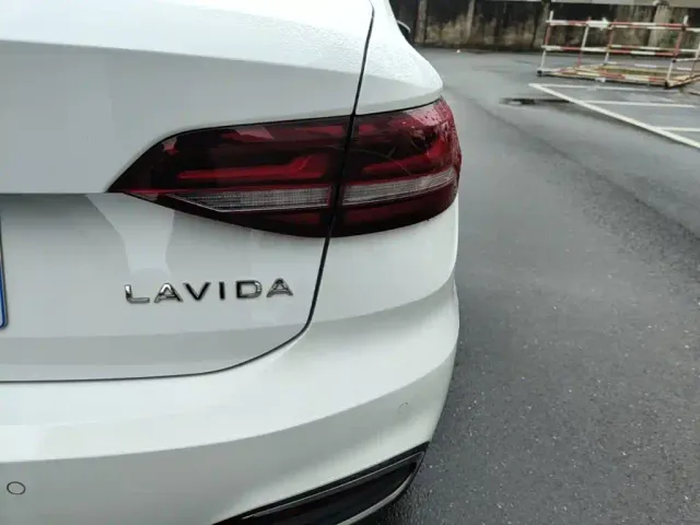 Volkswagen Lavida — Фото автомобиля 7