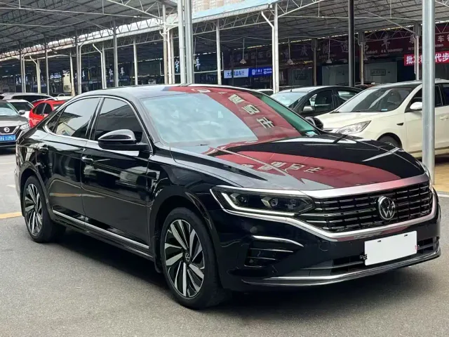 Volkswagen Passat — Фото автомобиля 3