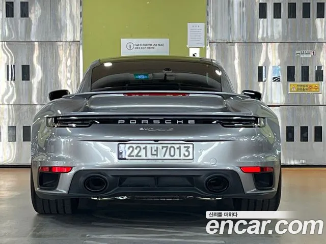 Porsche 911 Turbo S — Фото автомобиля 4