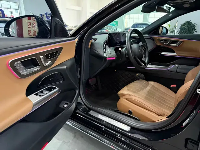 Mercedes-Benz E-Class — Фото автомобиля 6