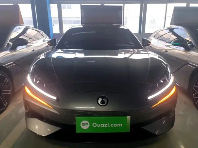 Denza Z9GT — Фото автомобиля 2