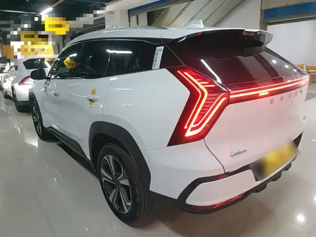 Geely Boyue L — Фото автомобиля 4