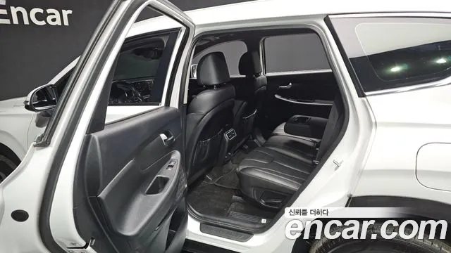 Hyundai Santafe Новый Santa Fe Дизель 2.2 4WD — Фото автомобиля 12