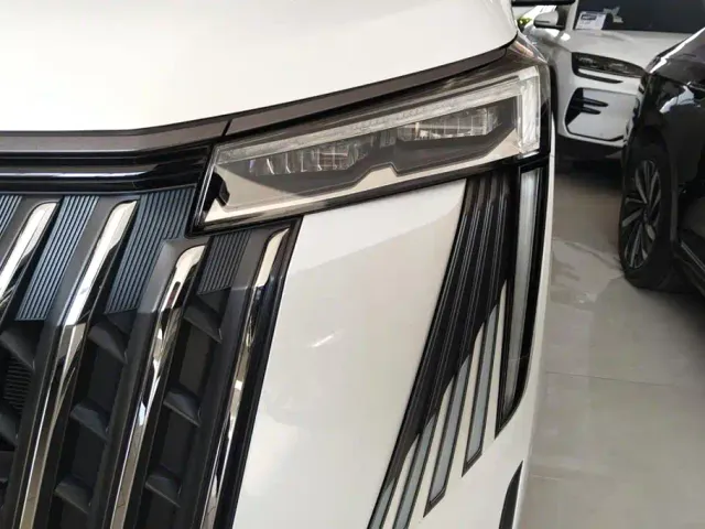 GAC Trumpchi M8 — Фото автомобиля 5