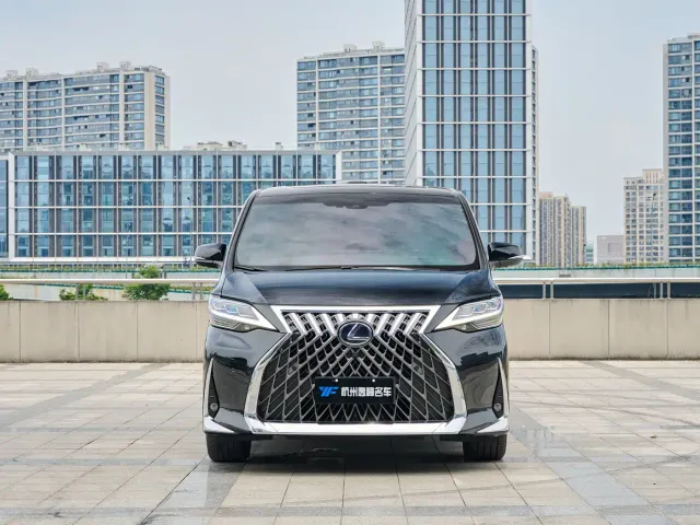 Lexus LM — Фото автомобиля 2