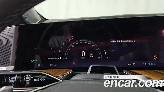 Cadillac Escalade — Фото автомобиля 11