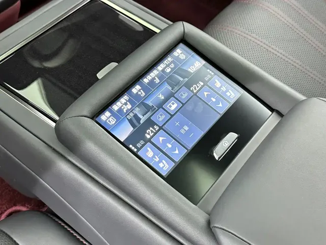Lexus LS — Фото автомобиля 24
