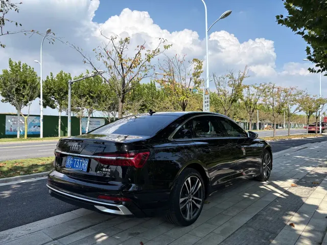 Audi A6L — Фото автомобиля 4