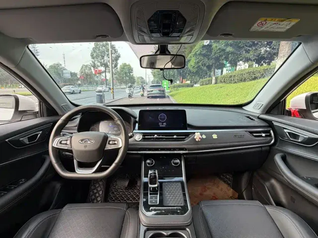 Chery Tiggo 8 — Фото автомобиля 13