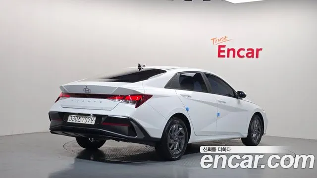 Hyundai Avante CN7 — Фото автомобиля 2