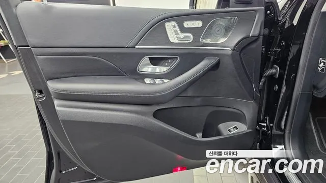 Mercedes-Benz GLE-Class — Фото автомобиля 13