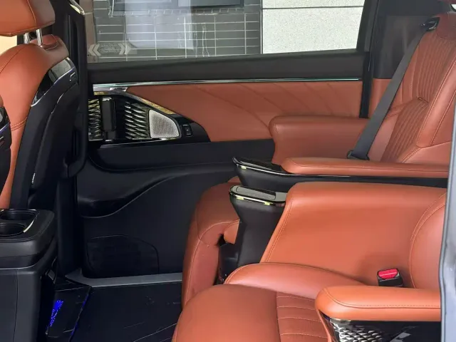 GAC Trumpchi M8 — Фото автомобиля 5