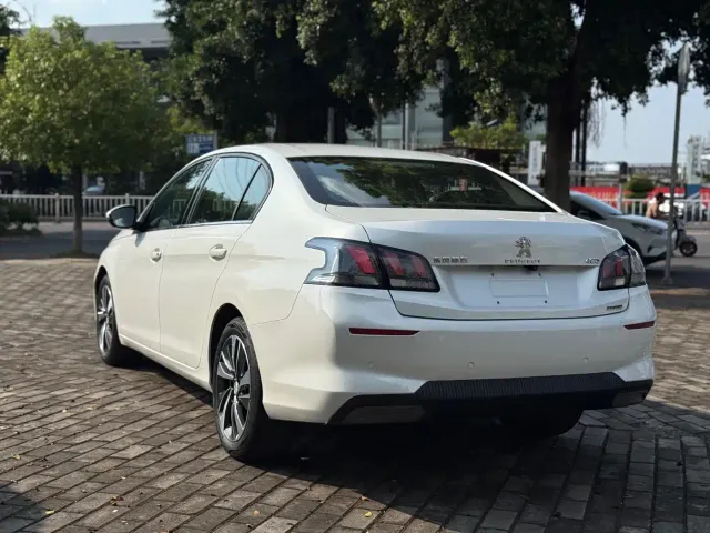 Peugeot 408 — Фото автомобиля 9