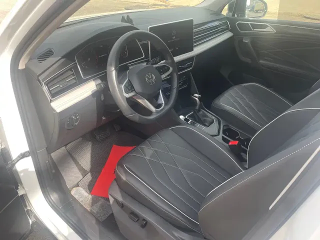 Volkswagen Tiguan L — Фото автомобиля 10