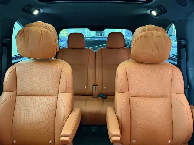 Li Auto L8 — Фото автомобиля 7