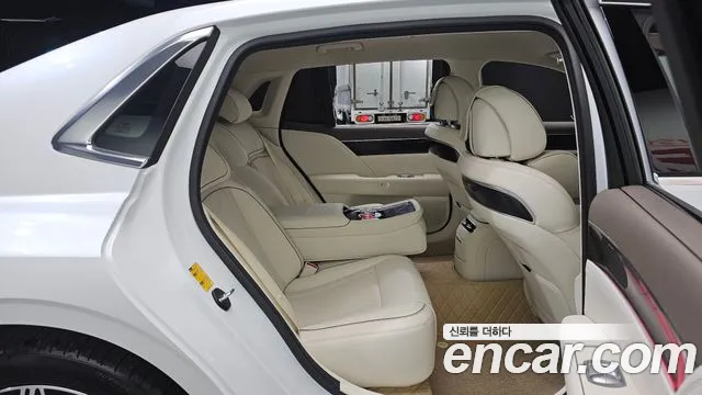 Genesis G90 Бензин 3.5 Turbo 2WD — Фото автомобиля 3
