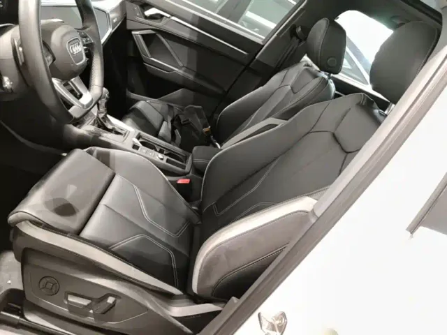 Audi Q3 — Фото автомобиля 14