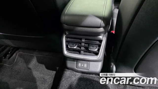Hyundai Grandeur Grandeur (GN7) 2.5 Бензин 2WD — Фото автомобиля 28