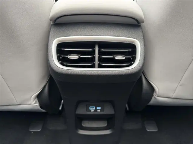 BYD Sealion 06 — Фото автомобиля 24