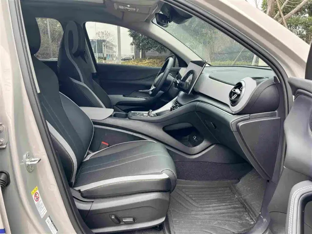 BYD Seal 05 DM-i — Фото автомобиля 9