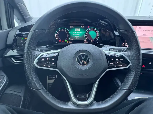Volkswagen Golf — Фото автомобиля 8