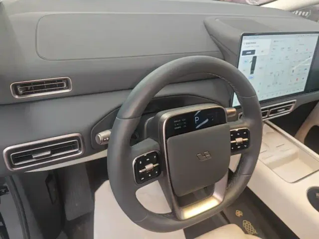 Li Auto MEGA — Фото автомобиля 9