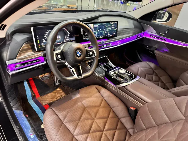 BMW 7 Series — Фото автомобиля 9