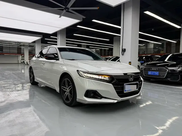 Honda Accord — Фото автомобиля 3