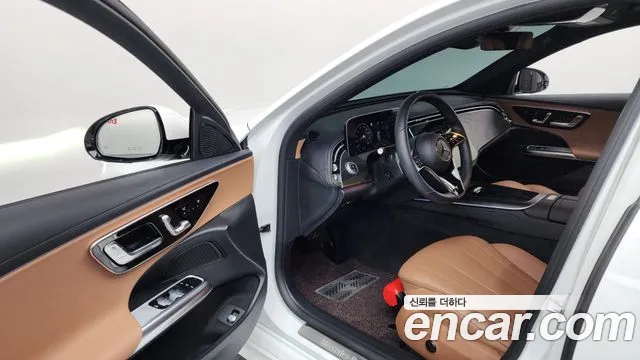 Mercedes-Benz E-Class — Фото автомобиля 10