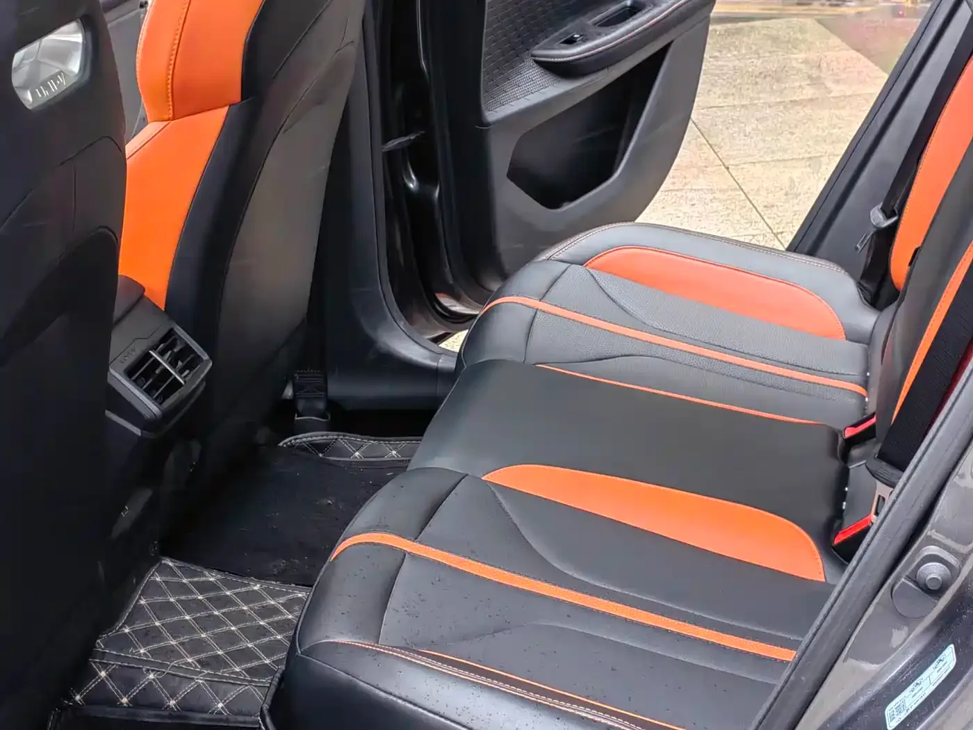Changan Changan UNI-V 2024 1.5T Smart Pilot — Фото автомобиля 9