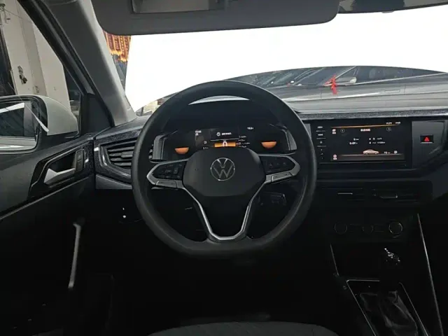 Volkswagen Lavida — Фото автомобиля 10